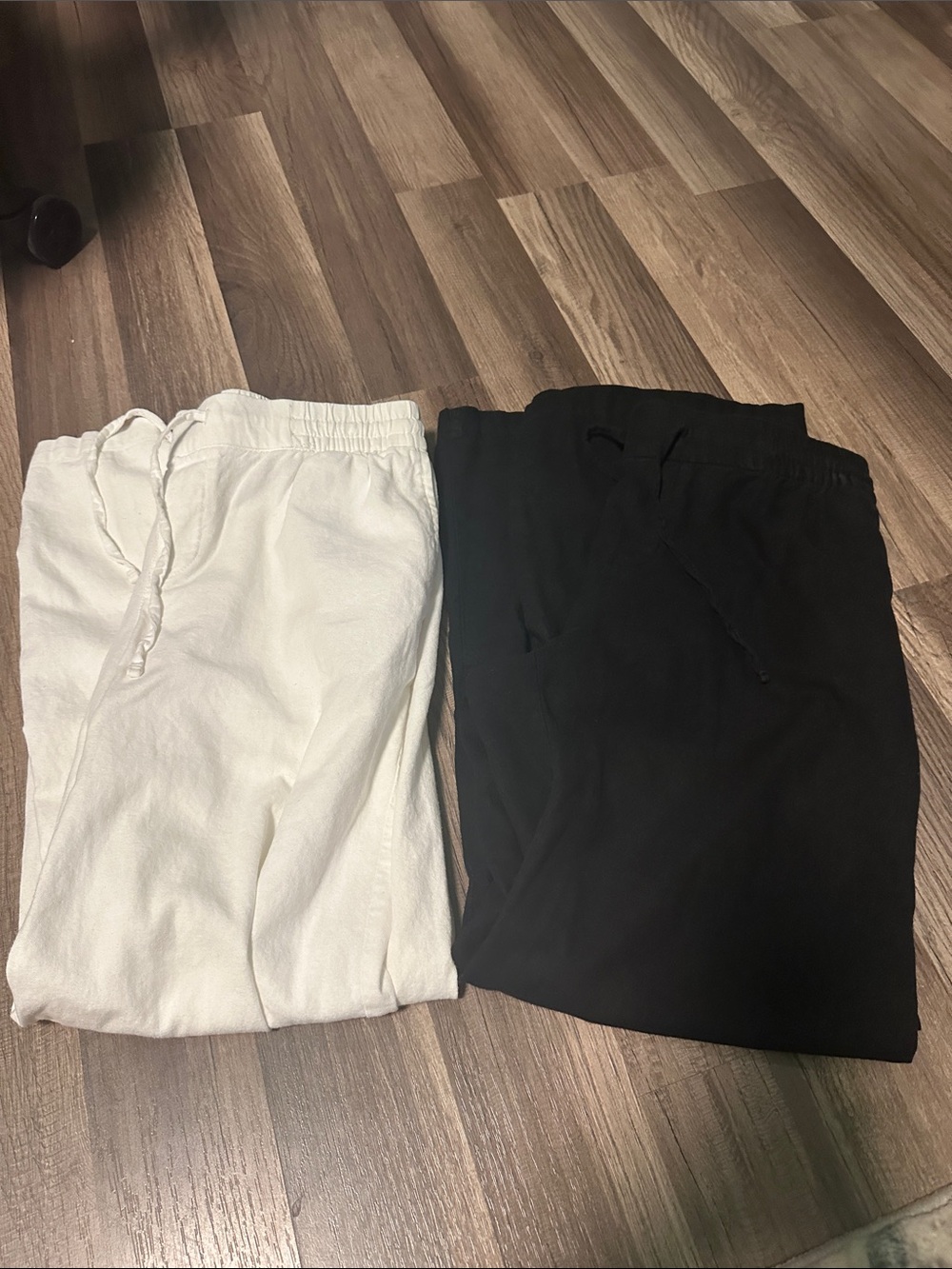 LOT OF 2 Women’s Old Navy Drawstring Linen Pants.